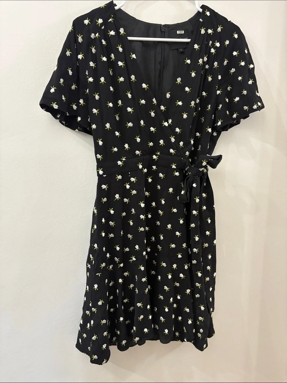 Jill Stuart flattering black